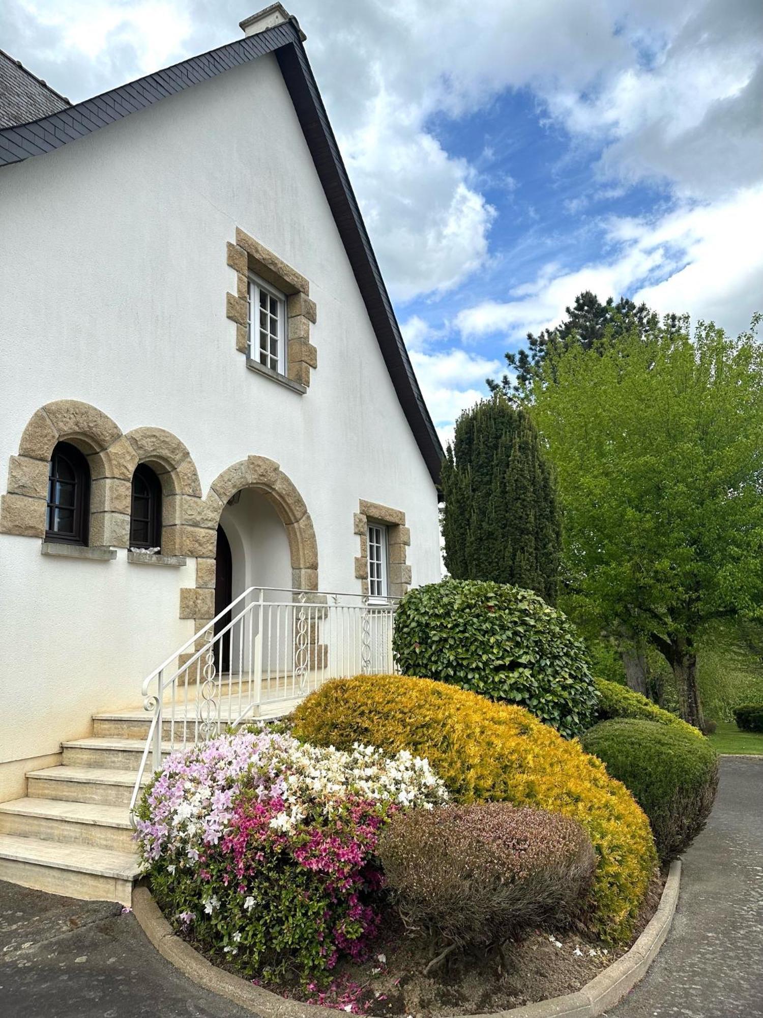 Les Tulipes Bed & Breakfast Antrain Exterior photo